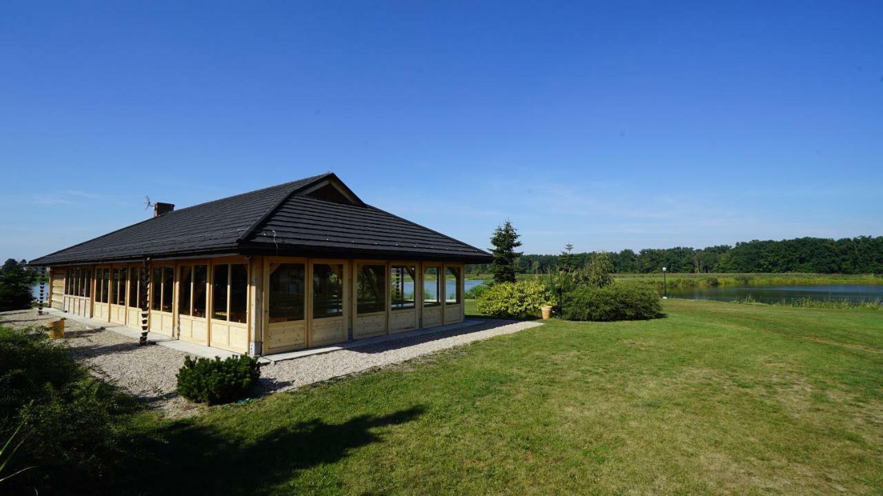 Hotel Jakubus Wilkow  Exterior photo