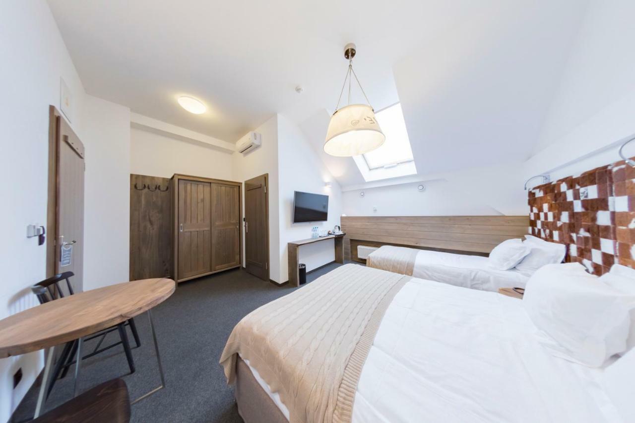 Hotel Jakubus Wilkow  Exterior photo